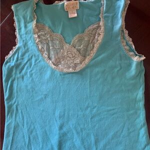 ❤️3/$20- Cute blue and lace sleeveless top size M